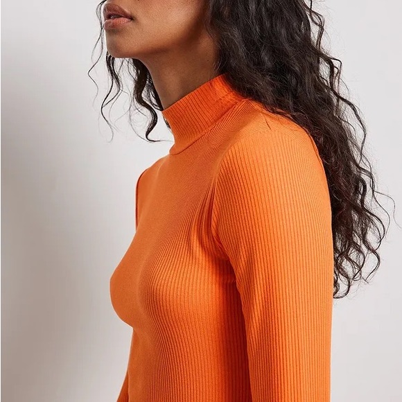 Neon Ribbed Sweater - Picture 2 of 4